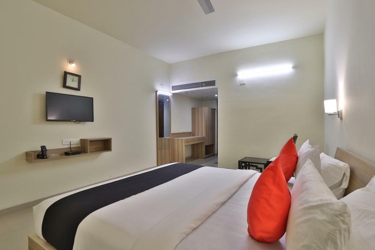 Capital O 47284 Atithi Resort Bharuch Exterior photo